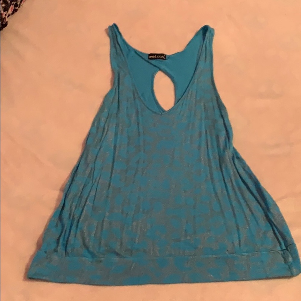 Tank top with Keyhole back